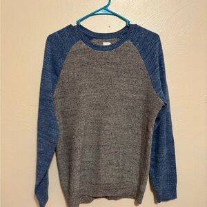 GAP sweater